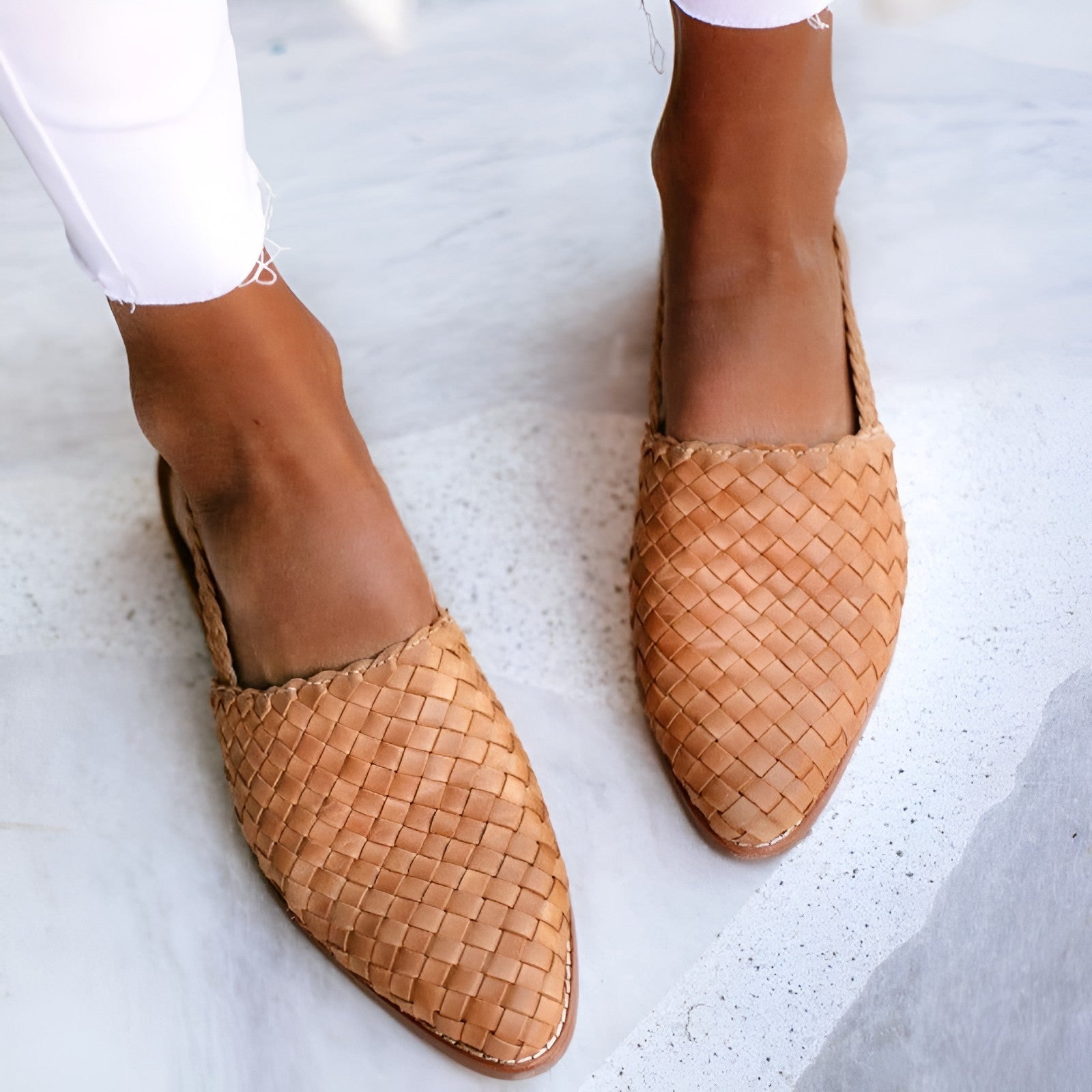 Whisper - Elegantes sandalias de piel trenzada para mujer