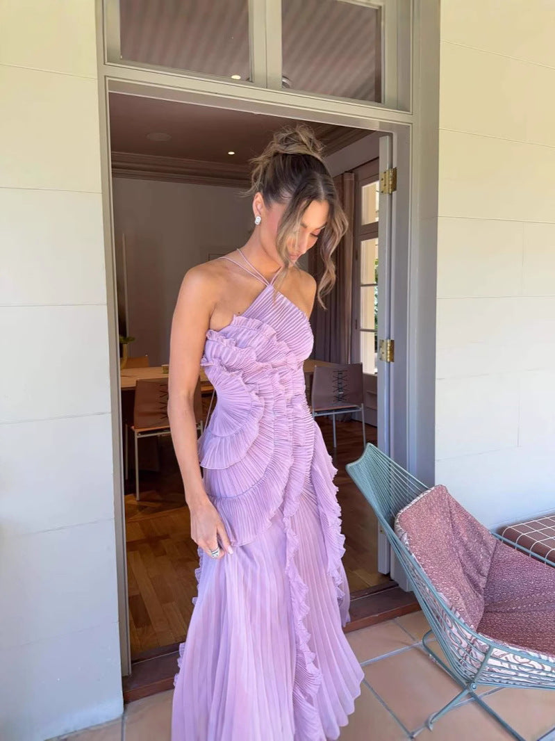Vestido Largo Plisado – Escote Halter y Volantes Únicos