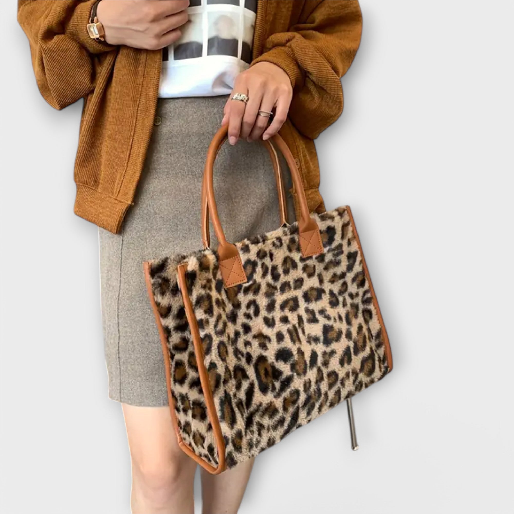 Bolso de Felpa con Estampado de Leopardo Chic