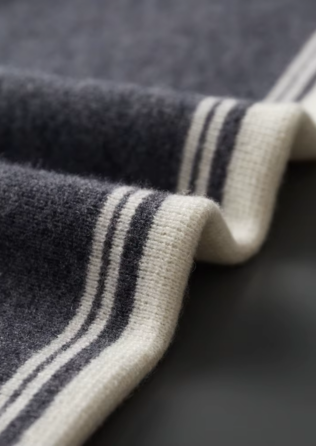 PURE EXTRA-FINE MERINO WOOL DARK GRAY DAMIEN SET