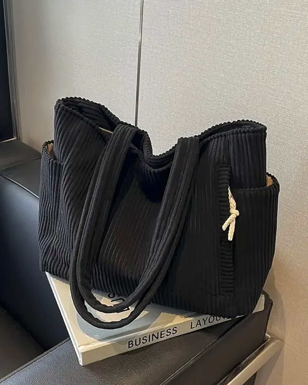 Tilda – Bolsa de Mano Acanalada con Detalle de Cuerda