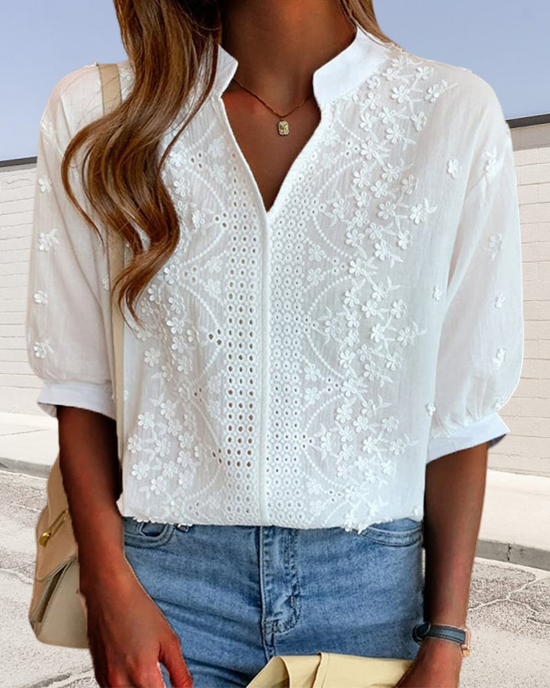 Blusa con escote en V y mangas abullonadas con encaje