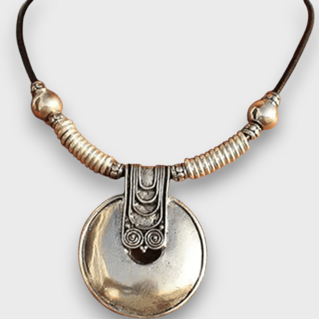 Selena – Collar Boho Vintage con colgante en forma de anillo