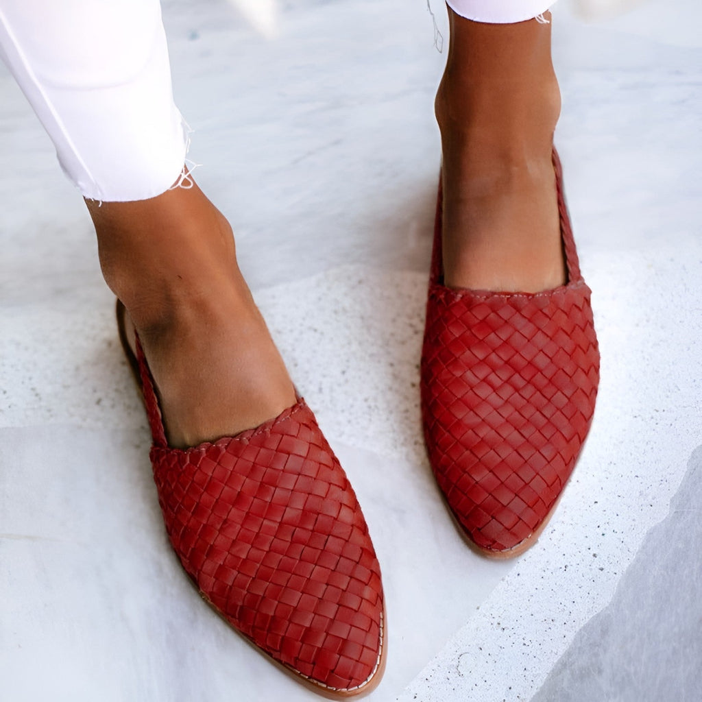 Whisper - Elegantes sandalias de piel trenzada para mujer