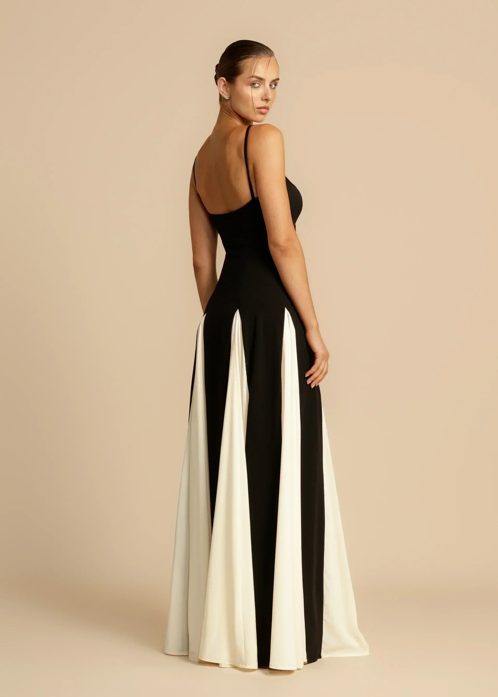 Celia | Vestido Maxi Elegante con Volantes en Contraste