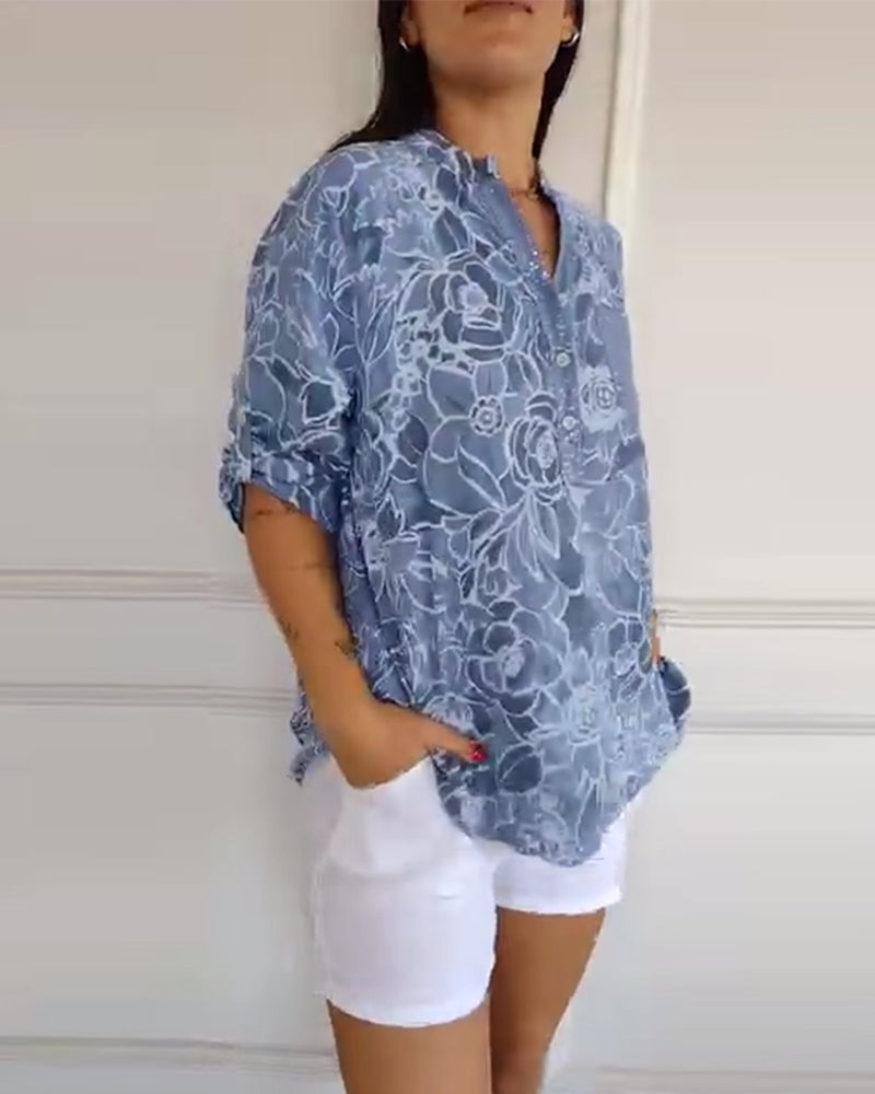 Blusa Estampada Abotonada con Cuello en V