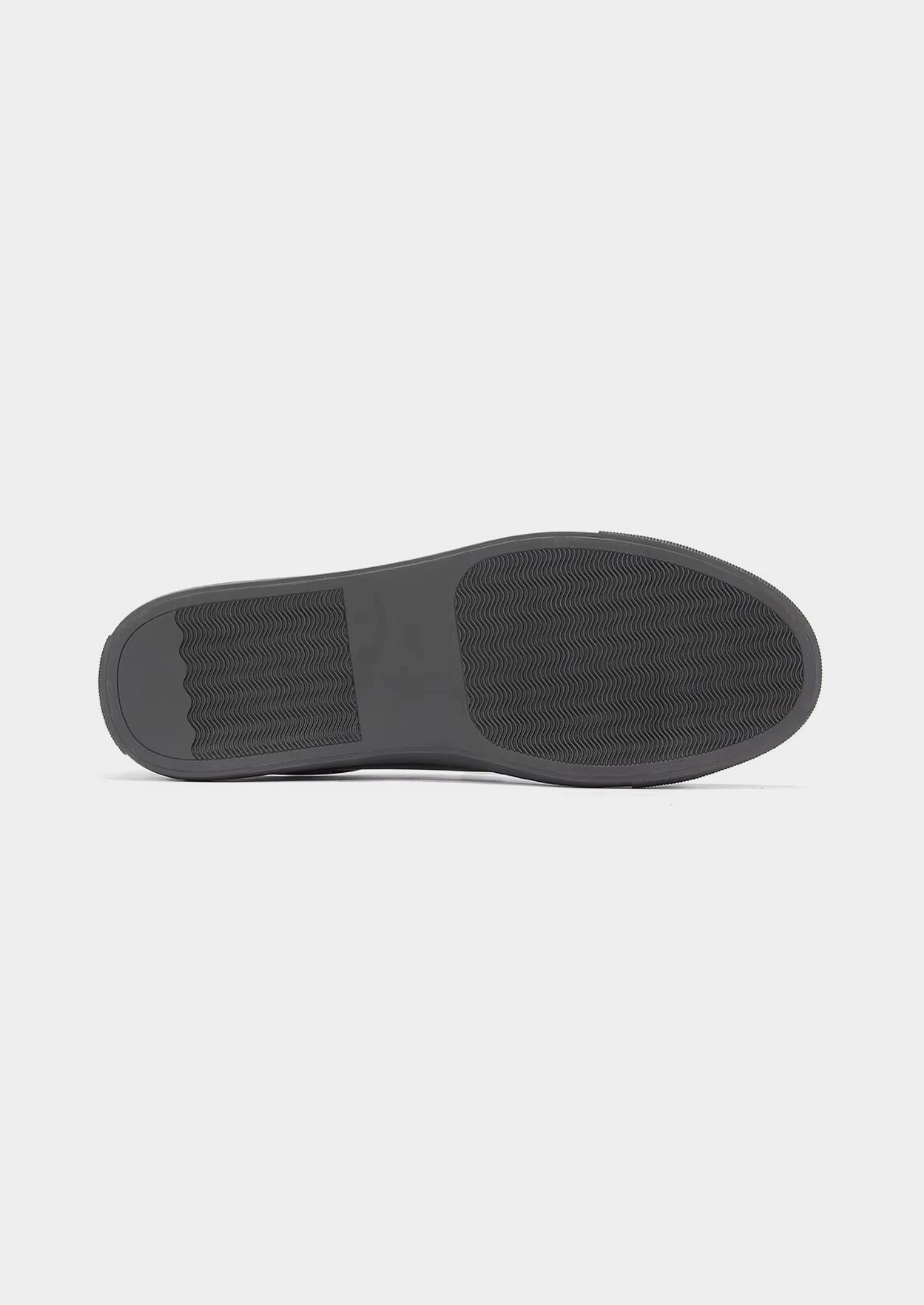 BLACK ESSENTIAL LEATHER SNEAKER