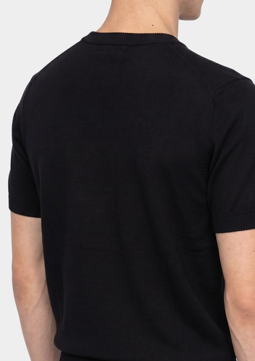 ESSENTIAL BLACK KNITTED CREWNECK T-SHIRT