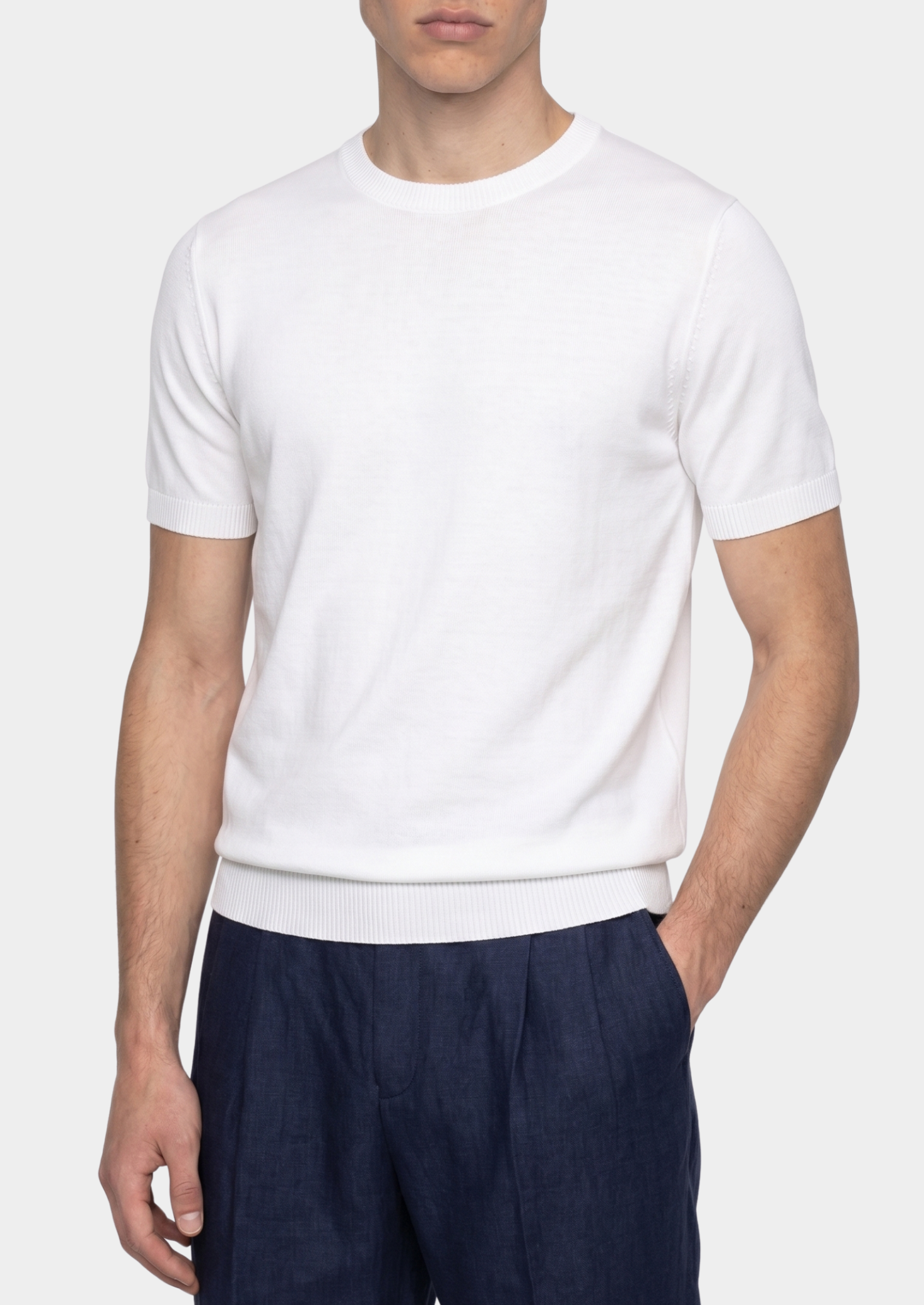 ESSENTIAL WHITE KNITTED CREWNECK T-SHIRT
