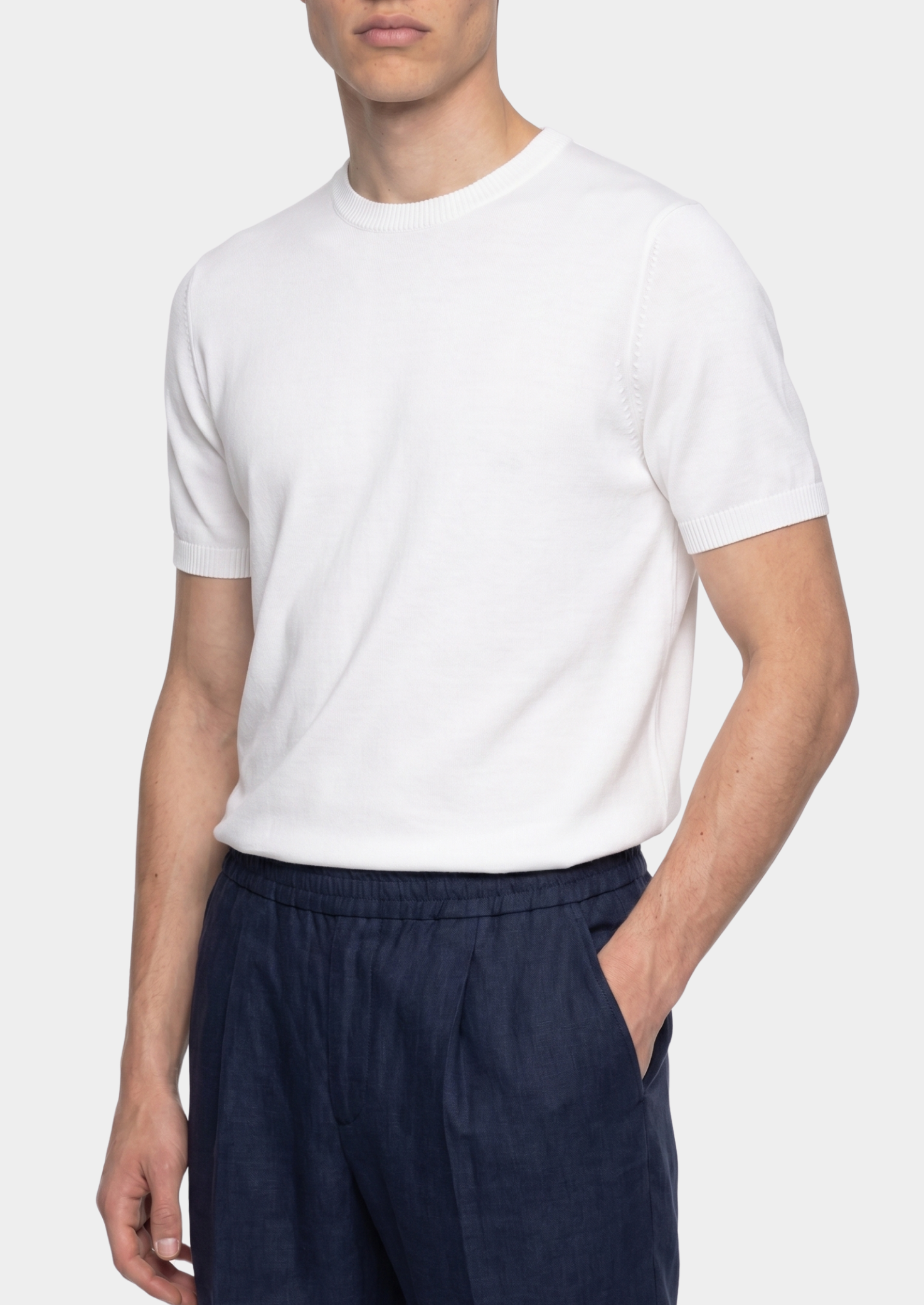 ESSENTIAL WHITE KNITTED CREWNECK T-SHIRT