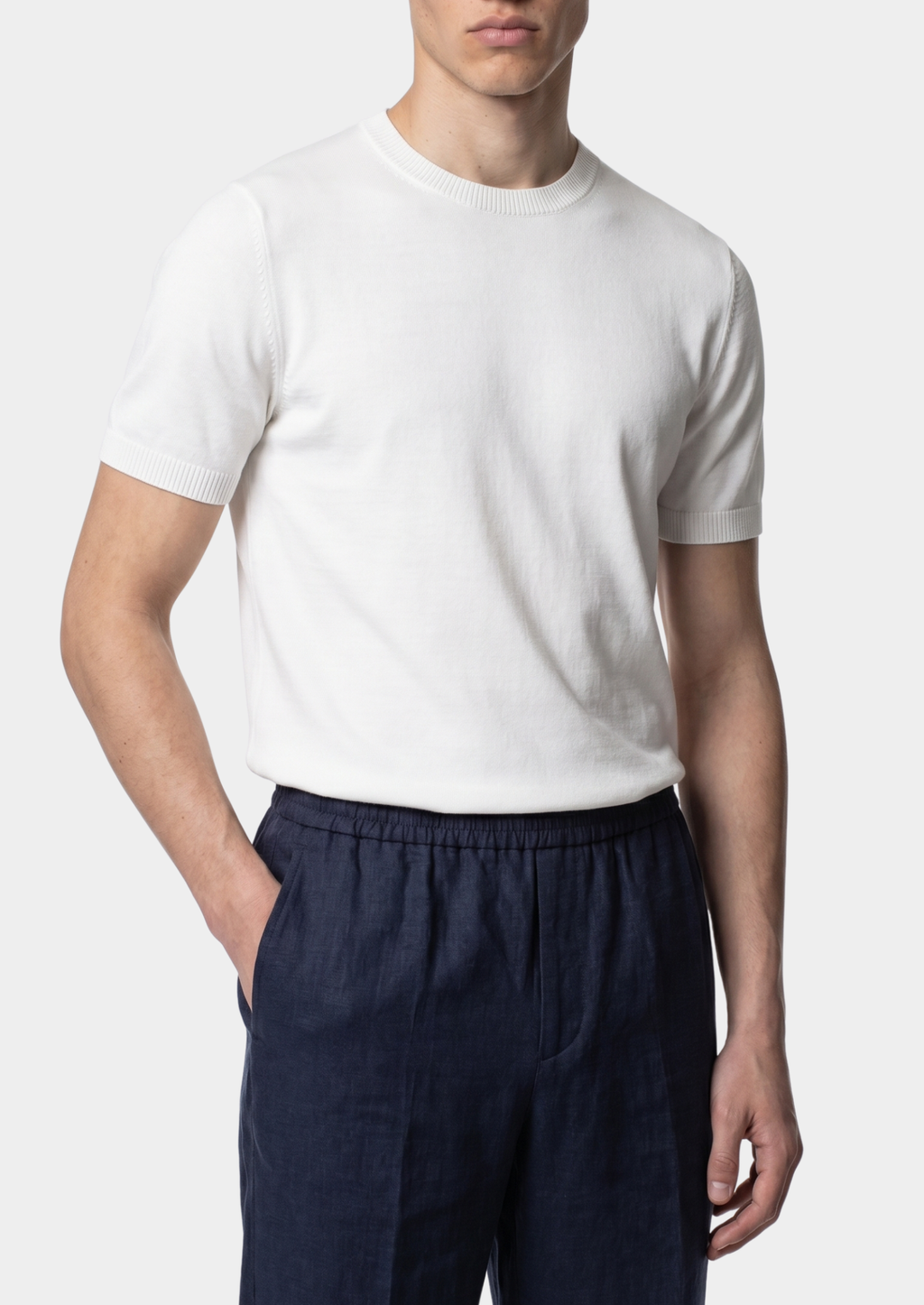ESSENTIAL WHITE KNITTED CREWNECK T-SHIRT