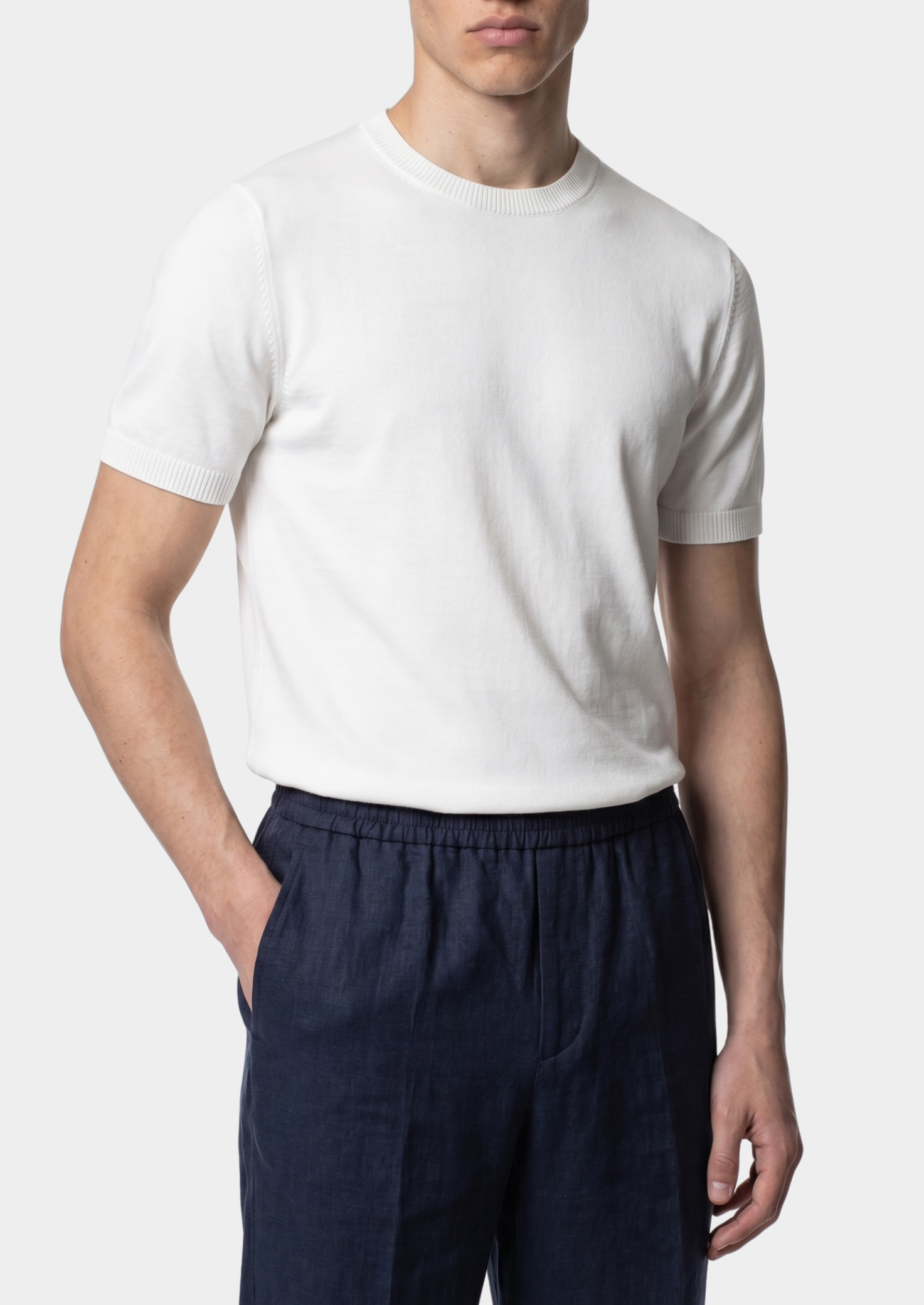 ESSENTIAL WHITE KNITTED CREWNECK T-SHIRT