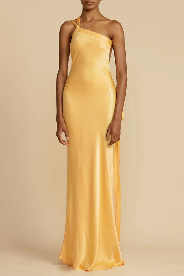 Vestido maxi satinado asimétrico