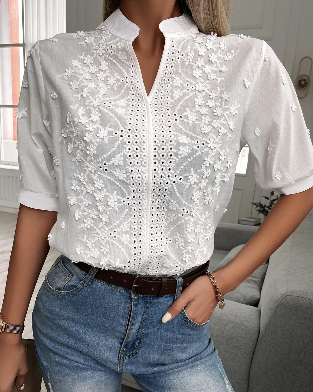 Enid | Blusa con Botones Bordada