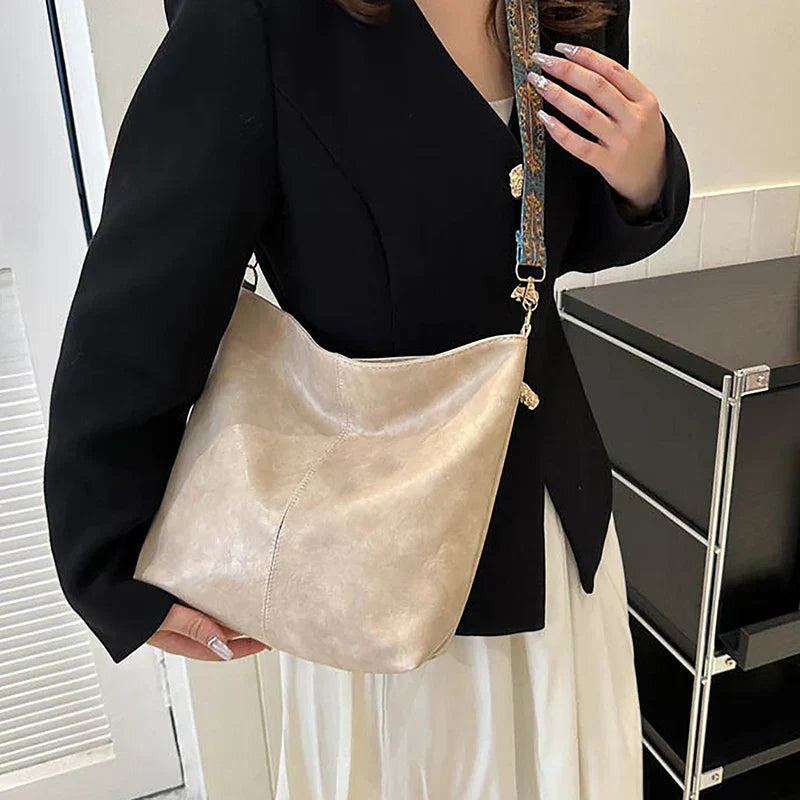 Embjørg | Bolso de Hombro Clásico con Correa Ajustable y Patrón