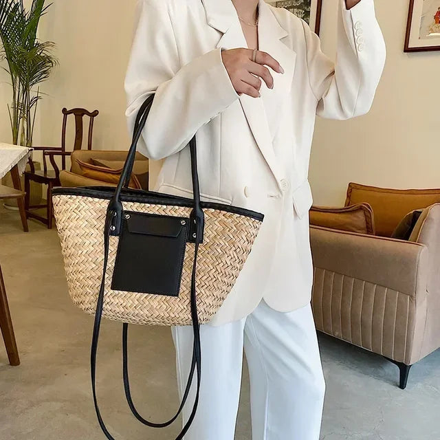 Torborg | Elegante bolso de paja con acentos de cuero