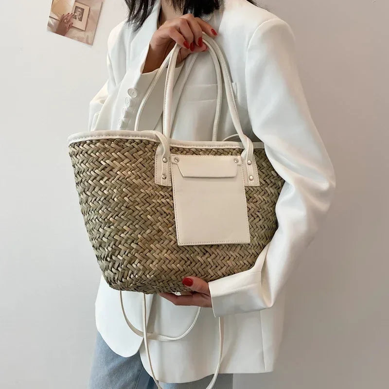 Torborg | Elegante bolso de paja con acentos de cuero