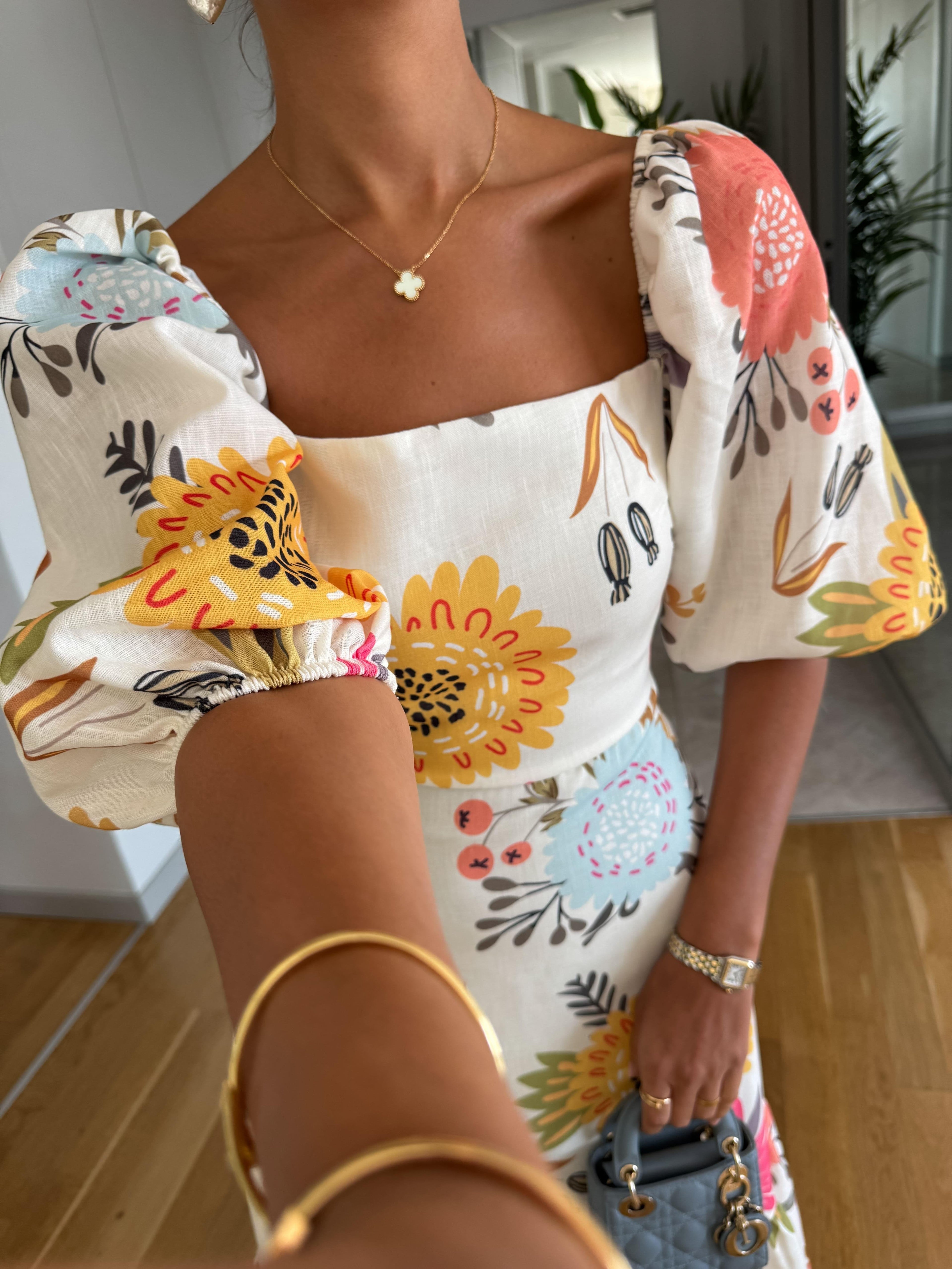 CAMILLE – VESTIDO CON MANGAS ABULLONADAS DE ELEGANCIA FLORAL