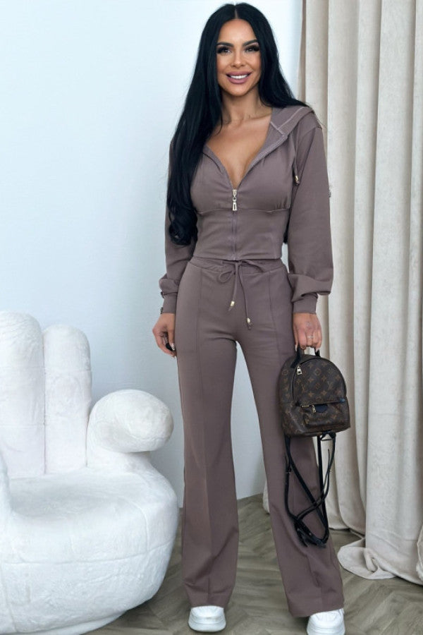 Conjunto de mujer de dos piezas con pantalones anchos