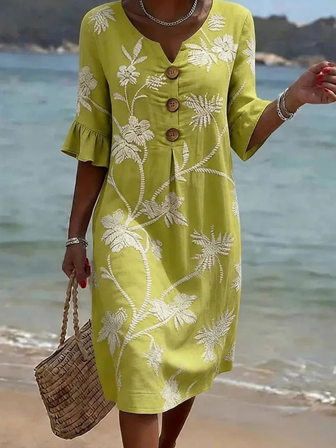 Vestido casual de mujer con estampado floral.