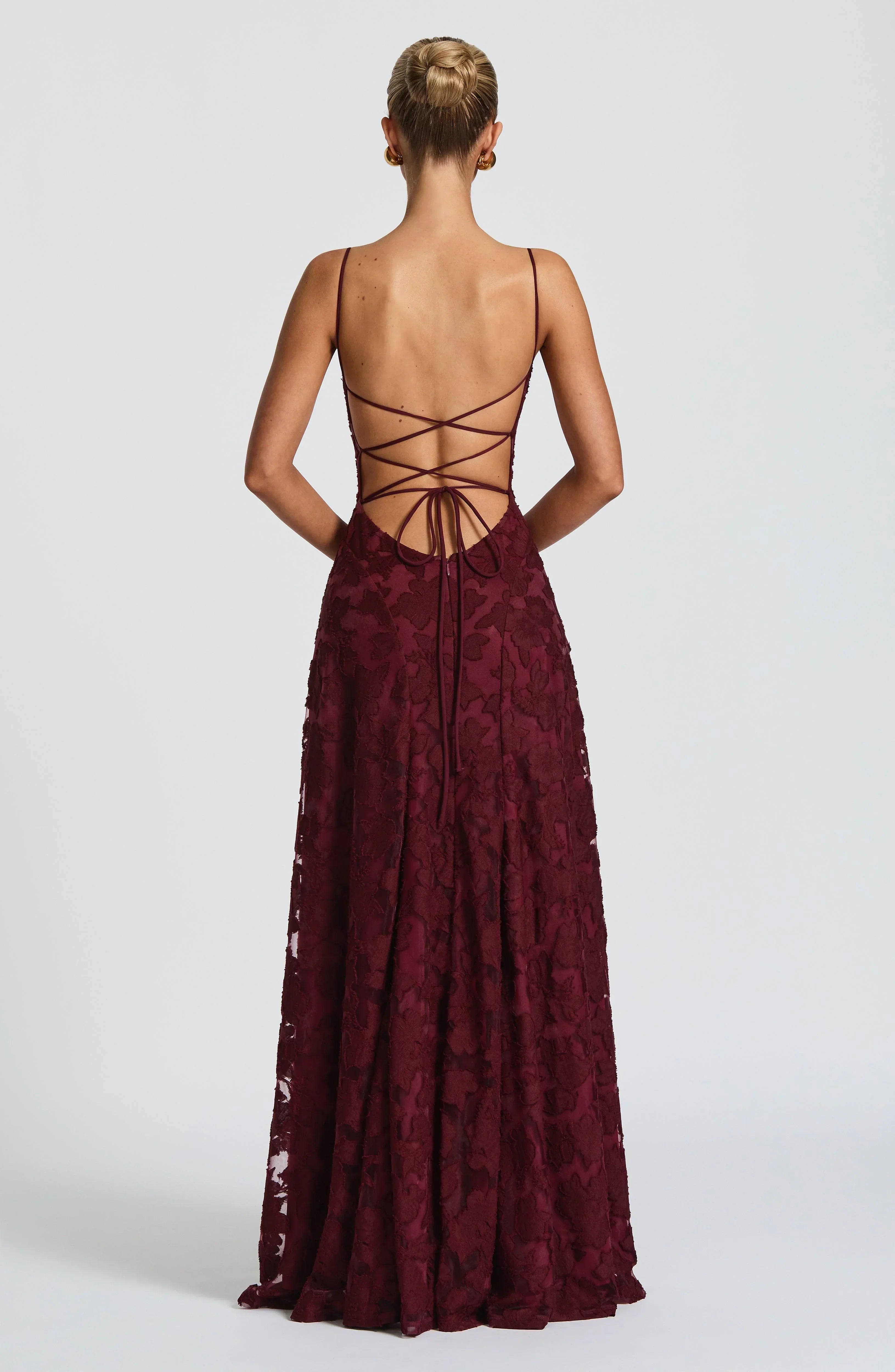 Rubí | Vestido largo elegante de encaje floral