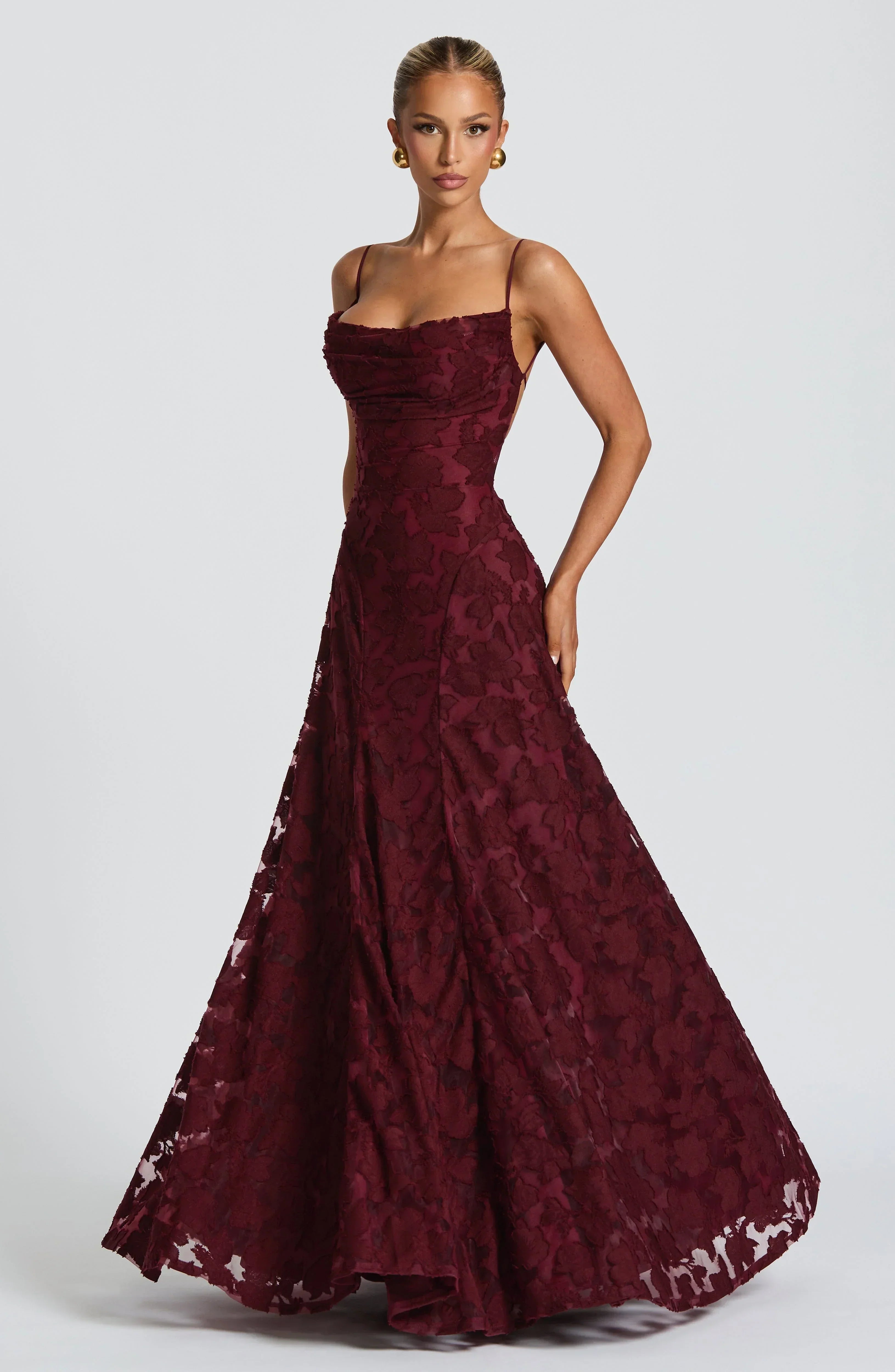 Rubí | Vestido largo elegante de encaje floral