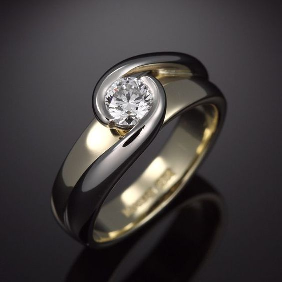 Anillo trenzado vintage en oro y plata con circonio