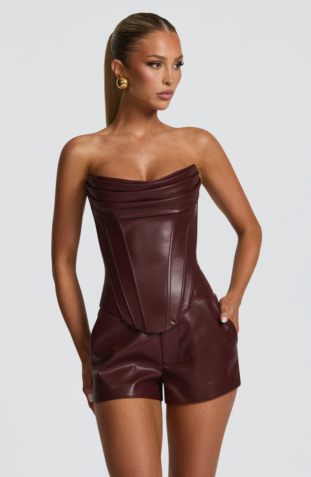Velora Pantalones Cortos de Cuero
