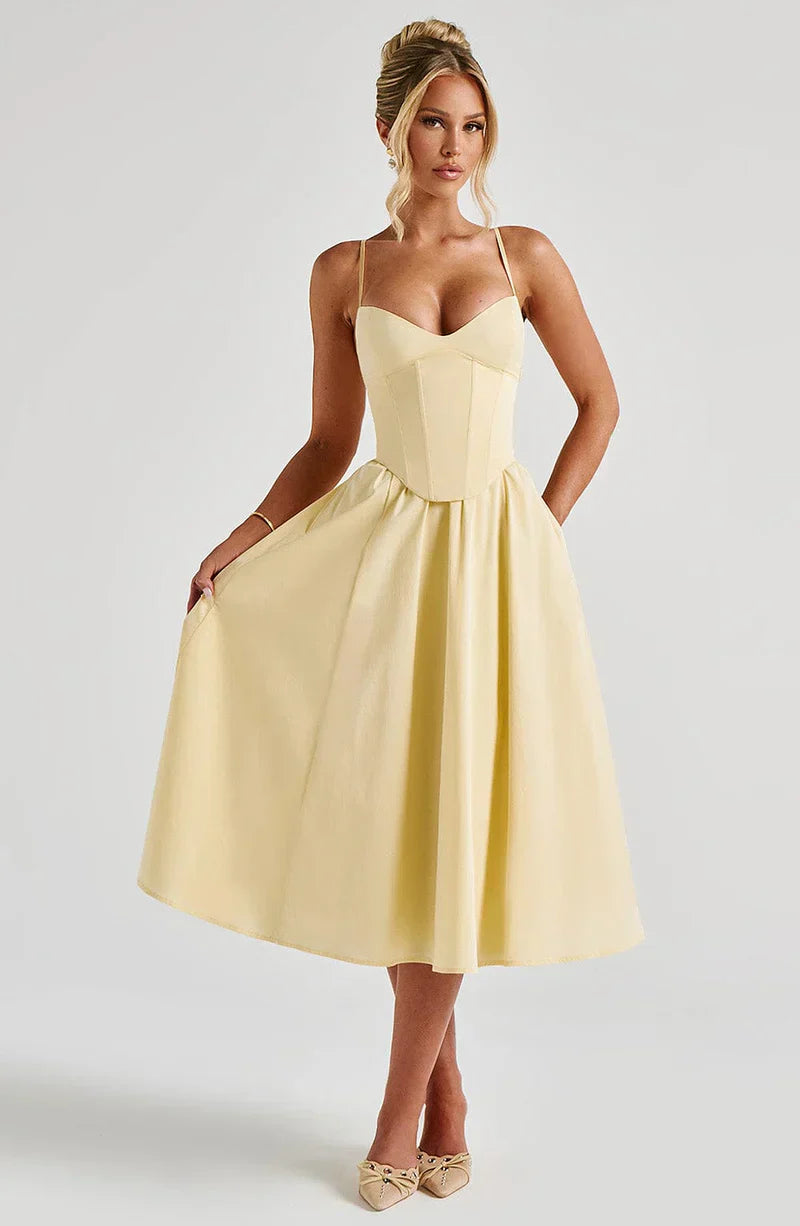 Maya | Vestido Midi Acampanado
