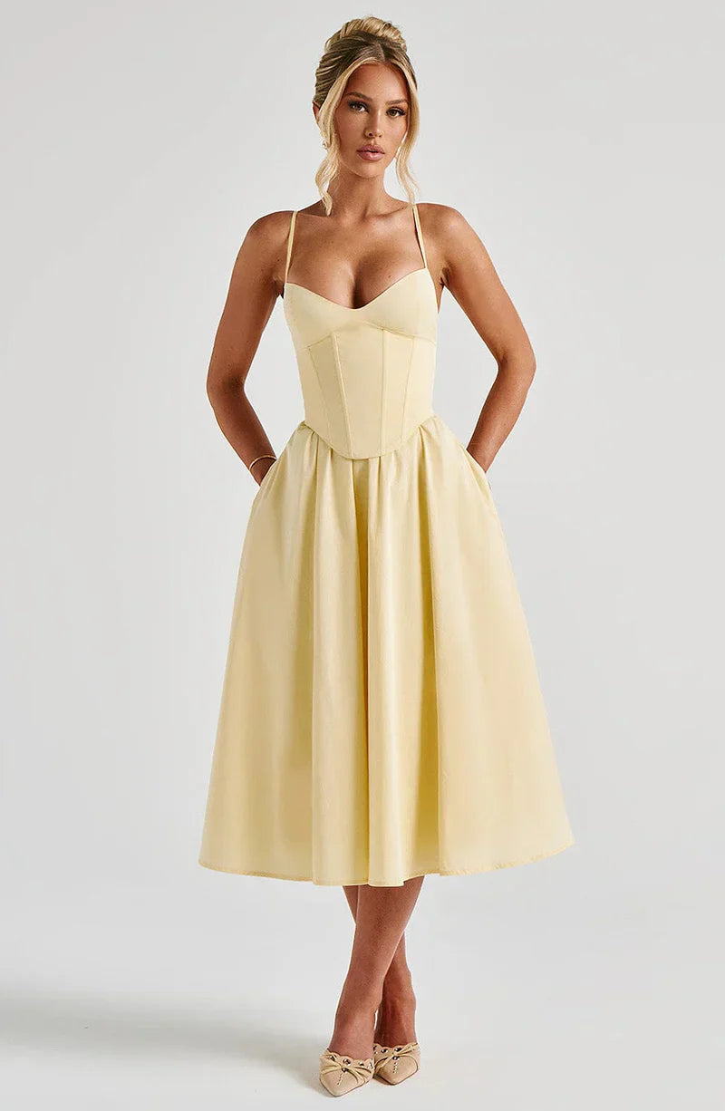 Maya | Vestido Midi Acampanado