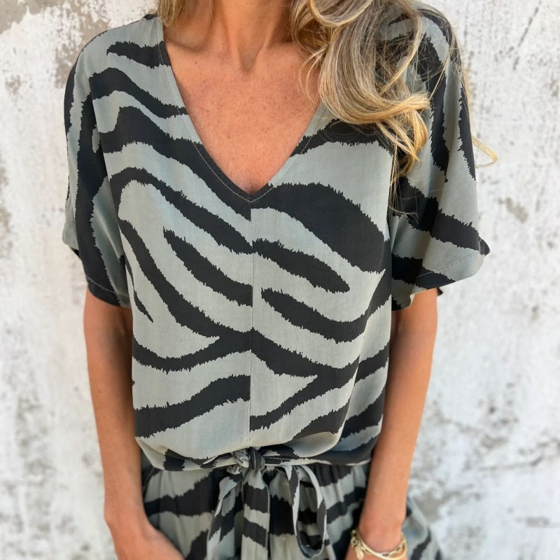 Evelina | Top y Pantalones de Cuello en V con Estampado de Cebra