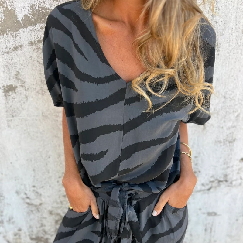 Evelina | Top y Pantalones de Cuello en V con Estampado de Cebra